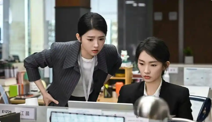 从综艺到剧集，《即刻上场》再现00后职场生态